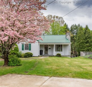 2121 Highland Ave, Charleston, WV 25303