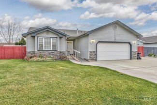 820 14th St N, Vale, OR 97918