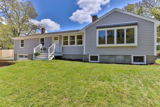 7 Laurie Ln, Harwich Port, MA 02646