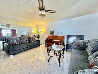 371 Burgundy H Unit H, Delray Beach, FL 33484