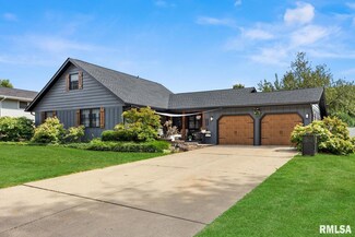 605 Saint Mary St, Roanoke, IL 61561