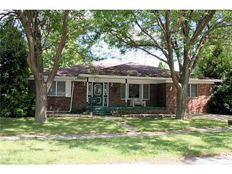 209 Elmwood Rd, Walbridge, OH 43465