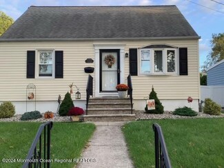 332 Roosevelt Ln, Kenilworth, NJ 07033
