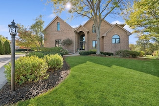 29029 N Spoon Ct, Mundelein, IL 60060