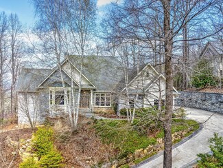 121 Tarnhill Dr, Flat Rock, NC 28731
