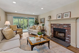 21 Hilltop Dr Unit 21, Sandwich, MA 02563