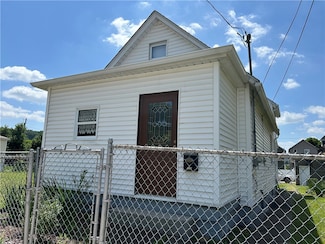 728 7th St, New Kensington, PA 15068