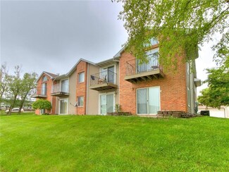 1620 S 15th Ave W Unit 5, Newton, IA 50208