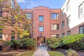 15 Monmouth Ct Unit 5, Brookline, MA 02446