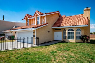 1503 W Newgrove St, Lancaster, CA 93534