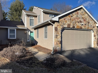 24 Scotch Pine Rd, Newark, DE 19711