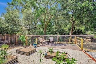 483 S Foothill Blvd, Cloverdale, CA 95425