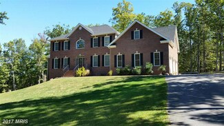 211 Crockett Hill Ln, Cross Junction, VA 22625