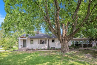 1014 Cutter Pkwy SE, Grand Rapids, MI 49546