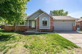 9718 W Yosemite Ct, Wichita, KS 67215
