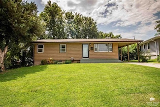 1023 Cottonwood St, Junction City, KS 66441