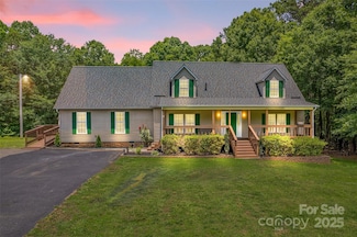 8632 Island Point Rd, Sherrills Ford, NC 28673