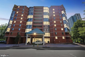 1001 N Randolph St Unit 720, Arlington, VA 22201