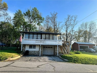 152 Beach Dr, Blue Springs, MO 64015