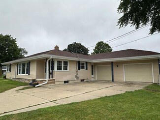 1107 Menard St, Janesville, WI 53546