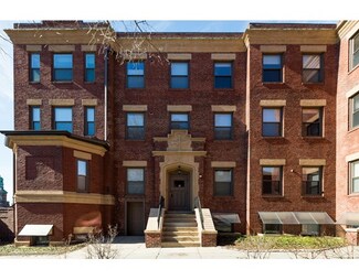 26 Irving St Unit 201, Malden, MA 02148