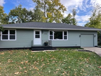 812 S Fair St, Champaign, IL 61821