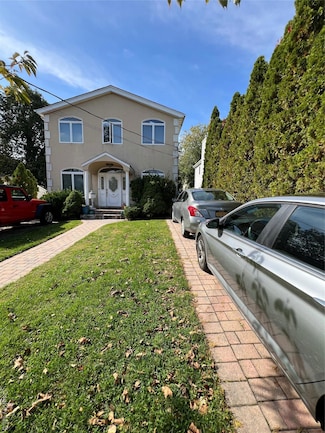 31 B Marwood Rd N, Sands Point, NY 11050