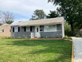3900 N Saint Joseph's Ct, Peoria Heights, IL 61616
