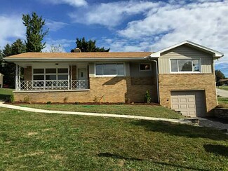 2207 Lindalan Dr, McKeesport, PA 15135