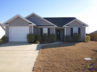 135 Coronation Dr, Bonaire, GA 31005