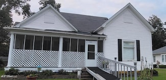 303 Central St, Belzoni, MS 39038