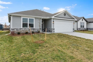 573 W Colleen Ct, Gardner, KS 66030