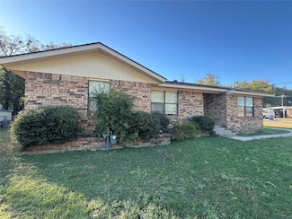 1500 S Cliff St, Decatur, TX 76234