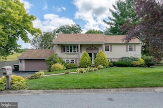 2217 Old Colony Rd, York, PA 17402