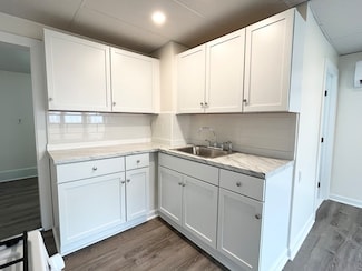 13-1/2 Bluff St, Worcester, MA 01610