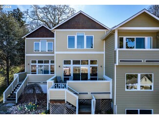 1515 Lincoln St Unit Middle, Hood River, OR 97031