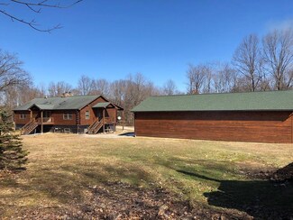 211 Narrow Ln, Seneca, PA 16346