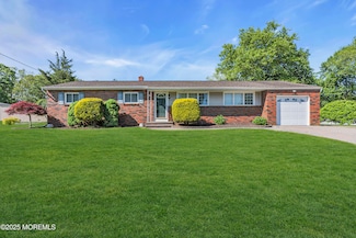 28 Roberta Dr, Howell, NJ 07731