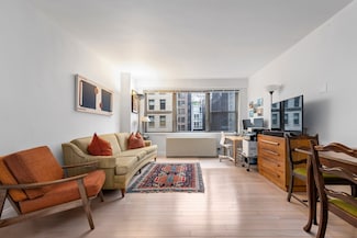 10 W 15th St Unit 927, New York, NY 10011