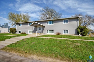 310 Jackson St, Valley Springs, SD 57068