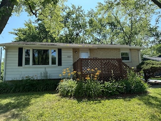 807 Blackhawk Dr, University Park, IL 60484