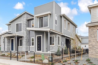 4588 S Versailles St Unit B, Aurora, CO 80016