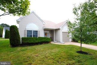 74 Cottage Ln E, Columbus, NJ 08022
