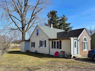 303 S Harrison St, Topeka, IN 46571