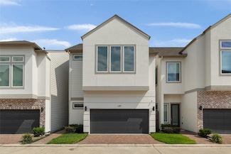 147 Knightsbridge Park Ln, Houston, TX 77018