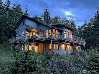 91 Coastline Dr, Olga, WA 98279