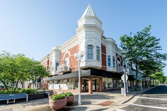 403 State St Unit 6, Saint Joseph, MI 49085