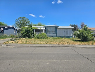 8258 23rd St, White City, OR 97503