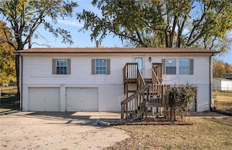 1801 N Davidson Rd, Independence, MO 64058