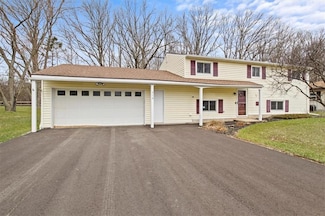 316 Wildbriar Rd, Rochester, NY 14623